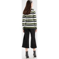 Swetry klasyczne damskie: Vila VIEDANA Sweter chive