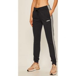 Adidas - Spodnie. Czarne spodnie męskie Adidas, m, z aplikacjami, z bawełny. Za 169,90 zł.
