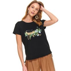 T-shirt z nadrukiem. Czarne t-shirty damskie Top Secret, z nadrukiem, klasyczne, z klasycznym kołnierzykiem. W wyprzedaży za 29,99 zł.