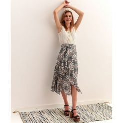 Spódnica damska z wiskozy. Niebieskie spódniczki damskie Top Secret, na co dzień, na lato, bez wzorów, z wiskozy, midi, asymetryczne. W wyprzedaży za 79,99 zł.