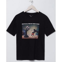 Koszulka z Myszką Mickey - Czarny. Czarne koszulki damskie Sinsay, s, z motywem z bajki, bez kołnierzyka. Za 29,99 zł.