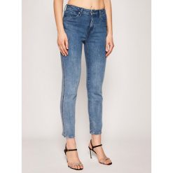 Jeansy Slim Fit TOMMY HILFIGER Th Ess Riverpoint Cigarette WW0WW26494. Niebieskie jeansy damskie TOMMY HILFIGER. W wyprzedaży za 369,00 zł.