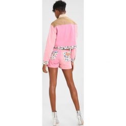 Kurtki damskie: Wrangler by Peter Max RETRO Kurtka jeansowa pink