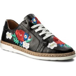 Półbuty SERGIO BARDI - Carugo SS127339318HB 101. Czarne półbuty damskie Sergio Bardi, na co dzień, bez wzorów, ze skóry, bez obcasa, na płaskiej podeszwie, bez zapięcia. W wyprzedaży za 159,00 zł.