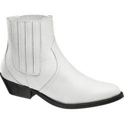 Botki damskie Catwalk białe. Białe botki damskie Catwalk, na lato, ze skóry, bez obcasa, na obcasie, bez zapięcia. Za 149,00 zł.