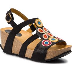 Sandały DESIGUAL - Shoes Cycle Beads 19SSHF02 2000. Czarne klapki damskie Desigual, bez wzorów, ze skóry ekologicznej, bez obcasa, na obcasie. W wyprzedaży za 279,00 zł.