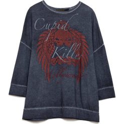 Koszulka w kolorze ciemnoszarym. Szare t-shirty damskie marki Cupid Killer, Azzaria, l, z nadrukiem, z okrągłym kołnierzem. W wyprzedaży za 129,95 zł.
