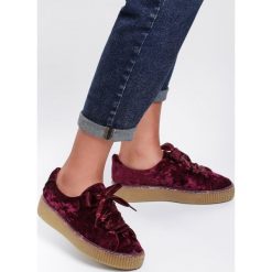 Czerwone Creepersy Forget About Past. Czerwone półbuty damskie Renee, bez wzorów, z satyny, bez obcasa, na sznurówki. Za 49,99 zł.