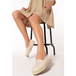 Beżowe Espadryle Zhahaneh. Brązowe espadryle damskie Born2be, z aplikacjami, z materiału, bez obcasa. Za 79,99 zł.