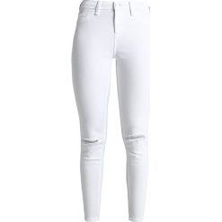 Dorothy Perkins RIP DARCY Jeans Skinny Fit white. Białe boyfriendy damskie Dorothy Perkins. Za 139,00 zł.