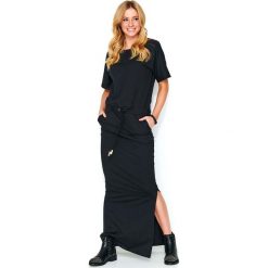 Czarna Maxi Sukienka w Sportowym Stylu. Czarne sukienki damskie Molly.pl, na co dzień, s, bez wzorów, z dzianiny, sportowe, bez kołnierzyka, bez rękawów, maxi, ołówkowe. Za 136,90 zł.