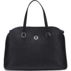 Tommy Hilfiger Core Torebka Czarny. Czarne torebki klasyczne damskie TOMMY HILFIGER, w paski, z materiału, bez dodatków. Za 740,95 zł.