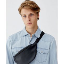 Jeansowa koszula w kowbojskim stylu. Szare koszule męskie Pull&Bear, m, bez wzorów, z jeansu, bez kołnierzyka, z długim rękawem, długie. Za 89,90 zł.