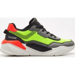 Sneakersy TX-534C - Zielony. Zielone sneakersy męskie Cropp, bez zapięcia. Za 139,99 zł.