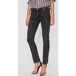 Pepe Jeans - Jeansy Victoria. Jeansy damskie Pepe Jeans. Za 379,90 zł.