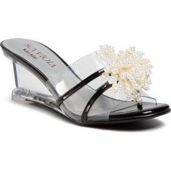 Klapki SCA'VIOLA - G-31 Black. Białe klapki damskie Sca'viola, z aplikacjami, ze skóry ekologicznej, bez obcasa, na obcasie. Za 279,00 zł.