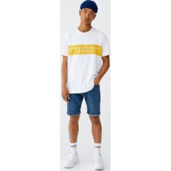 Koszulka z panelem z przodu. Białe koszulki męskie Pull&Bear, m, bez wzorów, bez kołnierzyka, z krótkim rękawem, krótkie. Za 59,90 zł.