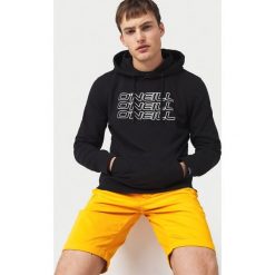 O'Neill Triple Bluza Czarny. Czarne bluzy męskie O'Neill, xxl, z nadrukiem, z bawełny, bez kołnierzyka, bez rękawów, bez kaptura. Za 223,95 zł.
