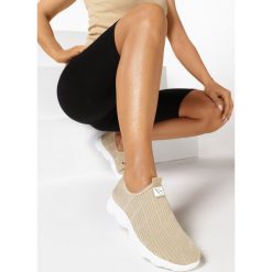 Beżowe Buty Sportowe Amarissa. Brązowe buty sportowe damskie Born2be, bez wzorów, sportowe. W wyprzedaży za 44,99 zł.