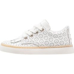 Jochie & Freaks Tenisówki i Trampki white. Białe trampki chłopięce marki Jochie & Freaks, z materiału. Za 359,00 zł.