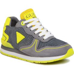Sneakersy GUESS - Glorym Jr FI6GOJ ELE12 GRY. Szare trampki chłopięce Guess, z aplikacjami, z zamszu, na sznurówki. W wyprzedaży za 239,00 zł.