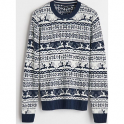 Sweter z motywem zimowym - Granatowy. Niebieskie swetry klasyczne męskie marki Reserved, l. Za 99,99 zł.