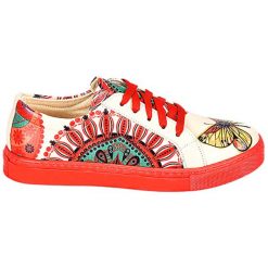 Sneakersy w kolorze beżowo-czerwonym ze wzorem. Czerwone sneakersy damskie Streetfly, z materiału. W wyprzedaży za 189,95 zł.