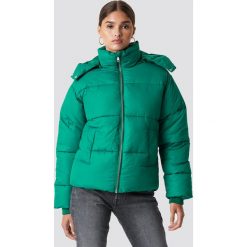 NA-KD Trend Kurtka watowana - Green. Białe kurtki damskie marki NA-KD Trend, z nadrukiem, z jersey, z okrągłym kołnierzem. Za 283,95 zł.