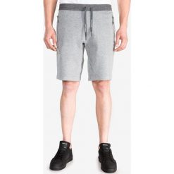 Armani Exchange Szorty Szary. Szare spodenki i szorty męskie Armani Exchange, l, bez wzorów, z bawełny. Za 430,95 zł.