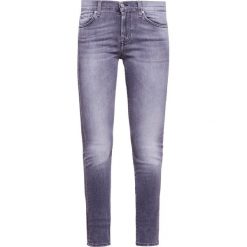 7 for all mankind MIDRISE ROXANNE Jeansy Slim Fit grey. Szare jeansy damskie marki 7 for all mankind. W wyprzedaży za 743,20 zł.