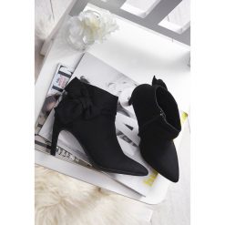 Czarne Botki Originality. Czarne botki damskie Born2be, ze szpiczastym noskiem, na wysokim obcasie, na szpilce, na zamek. Za 89,99 zł.