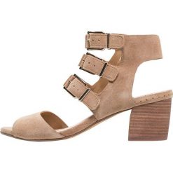 Sandały damskie: Vince Camuto GERIANN Sandały z cholewką praire sand