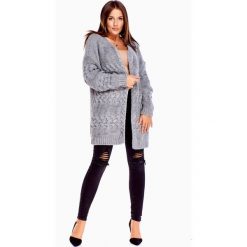 Sweter z grubym splotem szary. Szare swetry damskie N/A, bez wzorów, z poliesteru, bez rękawów, bez kaptura. Za 183,82 zł.