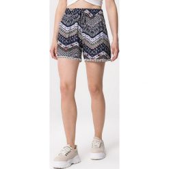 Granatowe Szorty Person Cheer. Szare szorty damskie Born2be, s, w koronkowe wzory, z bawełny. Za 29,99 zł.