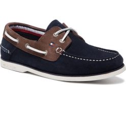 Mokasyny TOMMY HILFIGER - Classic Suede Boatshoe FM0FM02112 Midnight/Coffeebean 901. Niebieskie mokasyny męskie TOMMY HILFIGER, ze skóry, klasyczne. W wyprzedaży za 359,00 zł.
