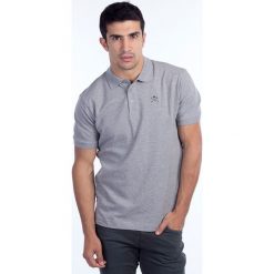 Koszulka polo w kolorze szarym. Szare koszulki męskie Polo Club Men, m, z haftami, z bawełny, polo, bez rękawów. W wyprzedaży za 87,95 zł.
