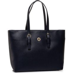 Torebka TOMMY HILFIGER - Classic Saffiano Ew Tote AW0AW07668 CJM. Niebieskie torebki klasyczne damskie TOMMY HILFIGER, bez wzorów, ze skóry ekologicznej, bez dodatków. W wyprzedaży za 559,00 zł.