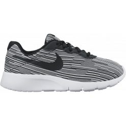 Nike Buty Tanjun Se (Gs) Shoe 39. Szare buty chłopięce sportowe marki Nike, nike tanjun. W wyprzedaży za 189,00 zł.