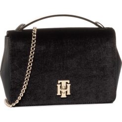Torebka TOMMY HILFIGER - Th Lock Crossover Vt AW0AW07827 BDS. Czarne torebki klasyczne damskie TOMMY HILFIGER, z aplikacjami, ze skóry ekologicznej, eleganckie, zdobione, bez dodatków. W wyprzedaży za 449,00 zł.