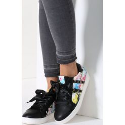 Czarne Buty Sportowe Calm Flower. Czerwone buty sportowe damskie marki vices. Za 69,99 zł.