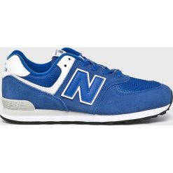New Balance - Buty. Niebieskie trampki chłopięce New Balance, bez wzorów, ze skóry, sportowe, z okrągłym noskiem, na sznurówki. W wyprzedaży za 219,90 zł.