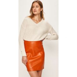Tally Weijl - Sweter. Białe swetry damskie TALLY WEIJL, s, bez wzorów, z dzianiny, bez rękawów, bez kaptura. W wyprzedaży za 49,90 zł.