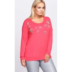 Koralowa Bluzka Black Rose. Czerwone bluzki damskie marki Born2be, xl, z aplikacjami, z okrągłym kołnierzem, z długim rękawem. Za 39,99 zł.