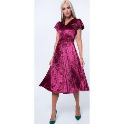 Sukienka MIDI z gniecionego weluru bordowa MP60286. Czerwone sukienki damskie marki Fasardi, s, bez wzorów, z weluru, bez kołnierzyka, bez rękawów, midi. Za 69,00 zł.