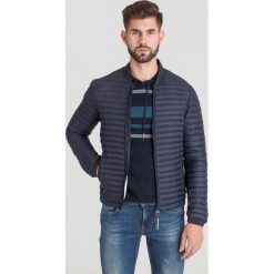 KURTKA PUCHOWA EMPORIO ARMANI. Niebieskie płaszcze męskie Emporio Armani, m, bez wzorów, z puchu, bez kaptura. Za 664,50 zł.