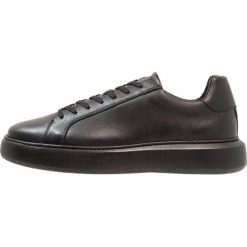 Bianco CLEAN KING Sneakersy niskie black. Czarne sneakersy męskie marki Bianco, bez wzorów, ze skóry, bez zapięcia. Za 509,00 zł.