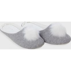 Etam - Kapcie. Szare kapcie damskie Etam, z materiału. Za 69,90 zł.