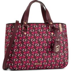 Torebka LIU JO - M Satchel N69013 E0017 Ruby Wine 91725. Czerwone torebki klasyczne damskie Liu Jo, bez wzorów, ze skóry ekologicznej, klasyczne, duże, bez dodatków. Za 599,00 zł.