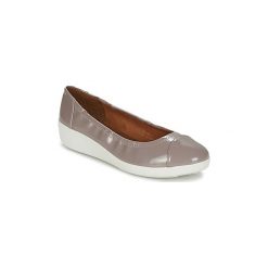 Baleriny FitFlop F-POP BALLERINA. Różowe baleriny damskie marki FitFlop, bez wzorów, bez obcasa. Za 295,20 zł.