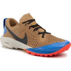 Buty NIKE - Air Zoom Terra Kiger 5 AQ2219 200 Beechtree/Off Noir/Cargo Khaki. Pomarańczowe buty sportowe męskie Nike, z tworzywa sztucznego, bez zapięcia, do biegania. W wyprzedaży za 439,00 zł.